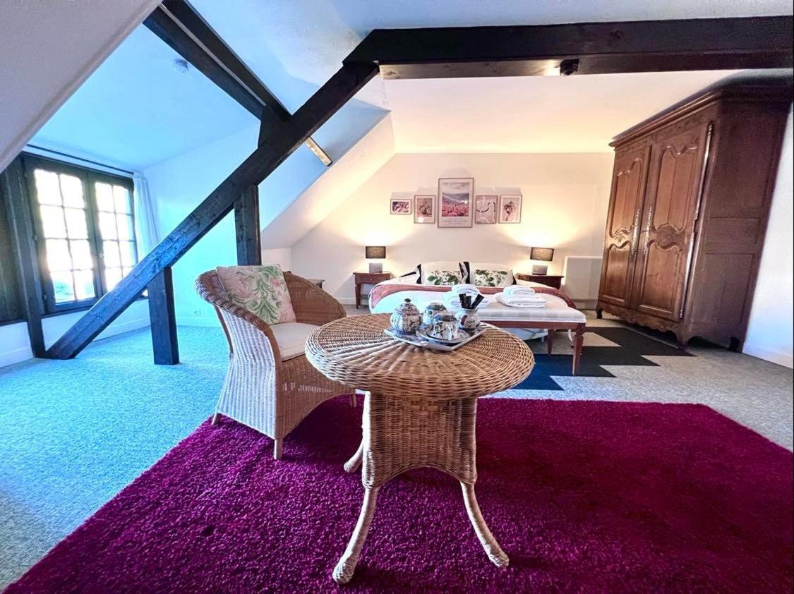 Le Domaine Du Moulin Foulon Hotell Essay Exteriör bild