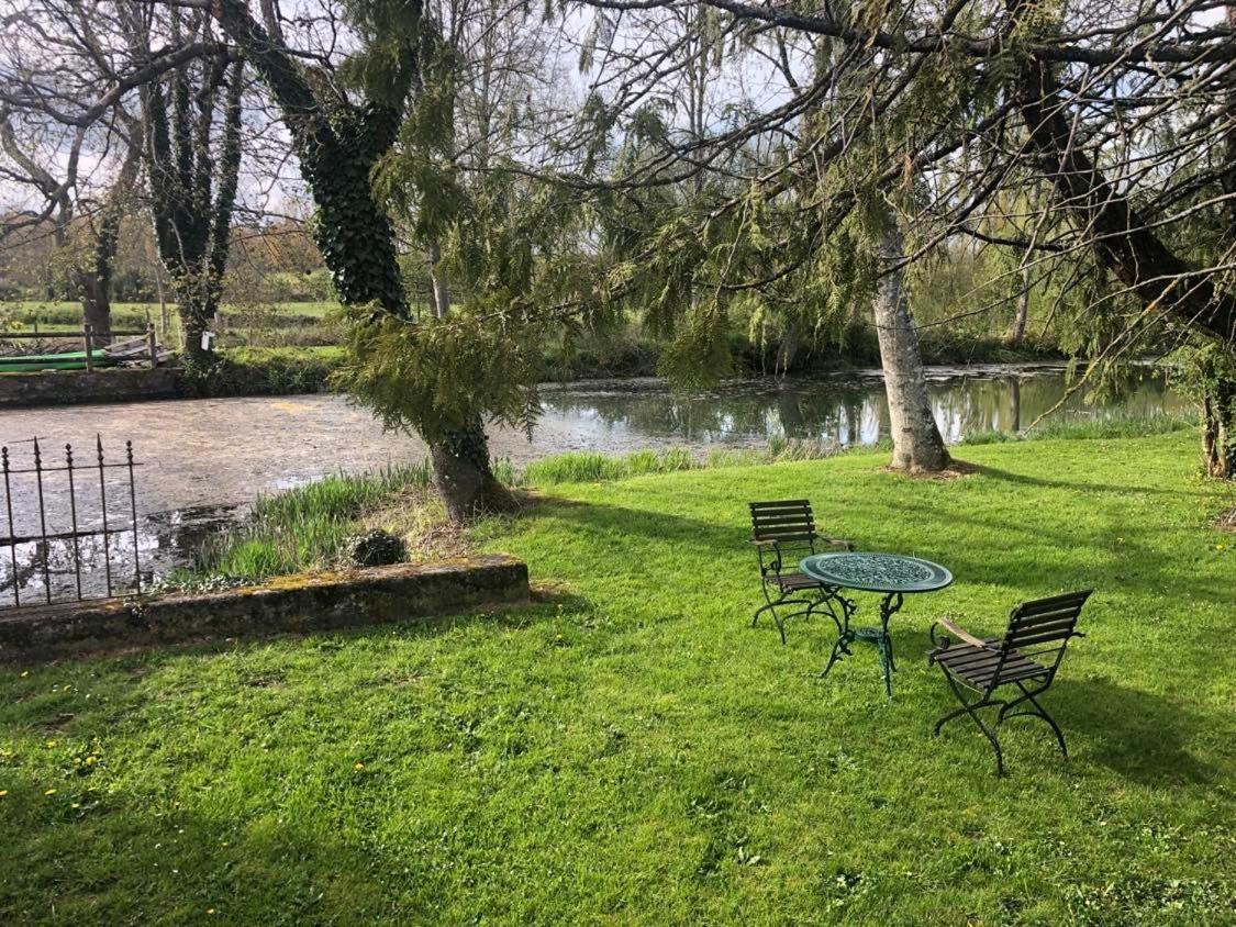 Le Domaine Du Moulin Foulon Hotell Essay Exteriör bild