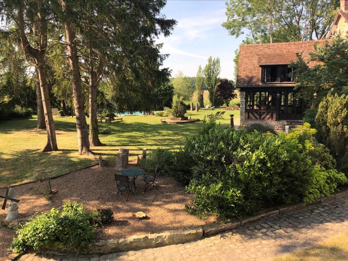 Le Domaine Du Moulin Foulon Hotell Essay Exteriör bild